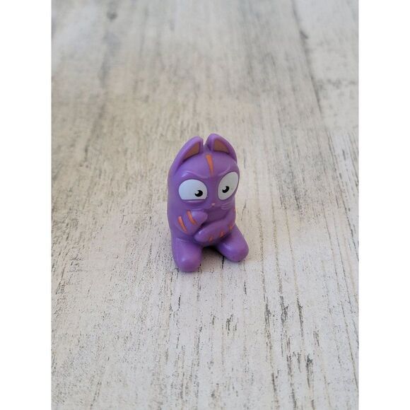 Lost Kitties Series 2 Sid mini toy figure purple cat - Picture 1 of 5